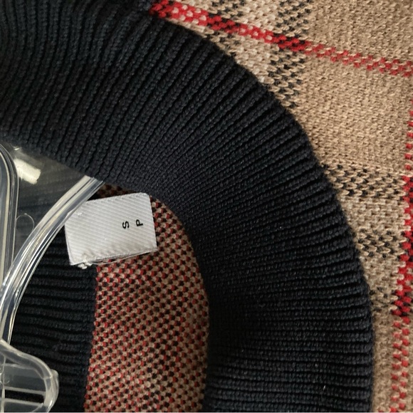 Burberry Sweater - Picture 3 of 9